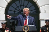 トランプ「人種差別」論争の裏で進められた不法移民摘発