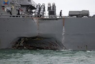 米駆逐艦衝突、艦隊一時停止で太平洋での防衛が手薄に