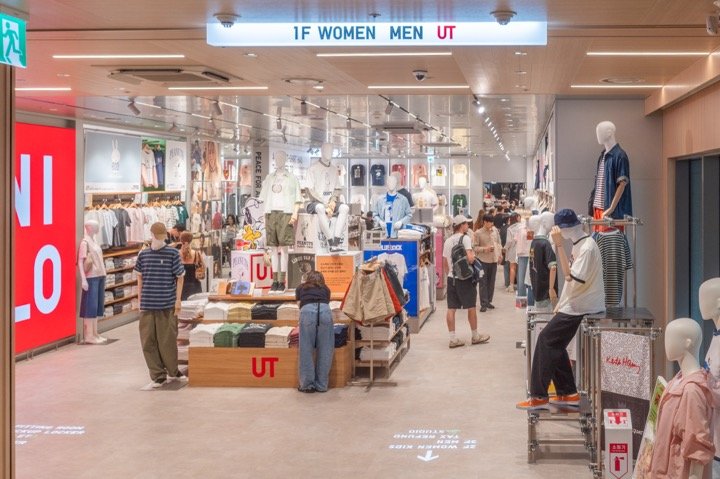 ユニクロ明洞店のUT Zone