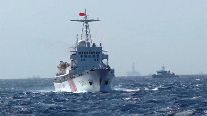 南シナ海を航行する中国沿岸警備艇　Reuters TV-REUTERS