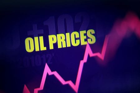 各国で発表された総合購買担当者景気指数（ＰＭＩ）によると、エネルギー価格の高騰と不確実性の高まりが経済活動を抑制し、インフレ期待を押し上げていることが明らかになった。２３日撮影。REUTERS/Dado Ruvic