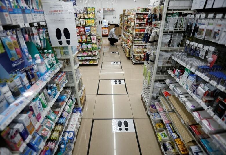 2020年4月、都内のコンビニエンスストアで撮影。REUTERS/Issei Kato