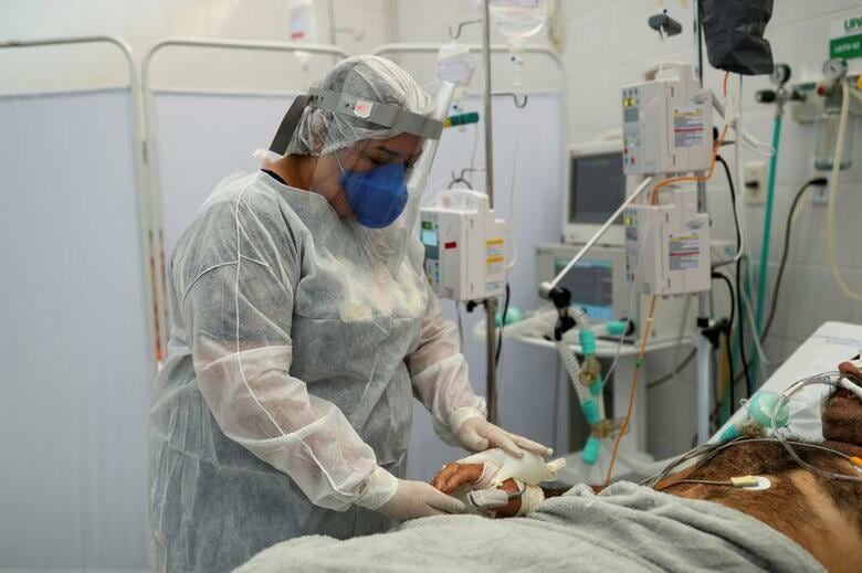 ブラジルの新型コロナウイルス感染症による死者数が累計で４０万人を突破する見込みとなった。米国に続き世界２番目となる。サンパウロ州の病院のようす。１６日撮影（２０２１年　ロイター／Amanda Perobelli）
