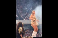 【動画】テイラー・スウィフトの「ダンスが下手すぎる！」と投稿された動画が話題...「これこそ彼女の魅力」の声も