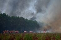 仏・スペインで山火事続く、計30万人超避難　熱波再来前の鎮圧急ぐ
