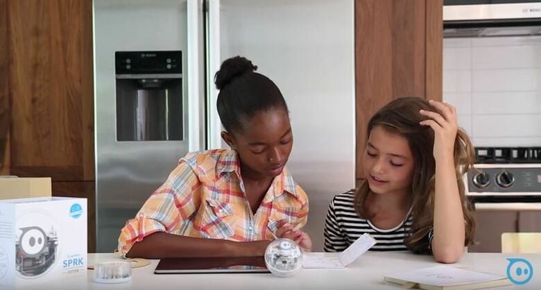 スフィロ社は、『スター・ウォーズ』の新キャラクターの球形ロボ、BB-8のトイバージョン開発も手がけた。