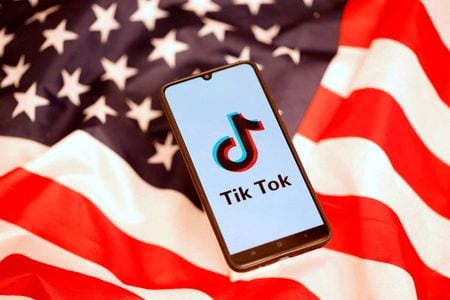 　米モンタナ州で中国系動画共有アプリ「ＴｉｋＴｏｋ（ティックトック）」の州内事業を禁止する法律が成立したことを受け、ユーザー５人が１７日夜、差し止めを求めて提訴した。写真はイメージ。２０１９年１１月撮影（２０２３年　ロイター／Dado Ruvic）