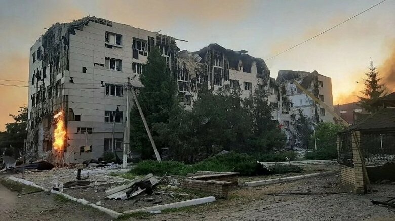 ウクライナ東部のロシア支配下ルガンスクの破壊された学生寮。2026年5月22日撮影。Luhansk Region/Handout via REUTERS