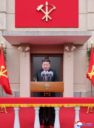 　北朝鮮の金正恩朝鮮労働党総書記（写真）は、１０日の党創建８０周年を前にした演説で、党の功績を称賛し、社会主義への新たな忠誠を呼びかけた。８日に平壌で撮影。朝鮮中央通信（ＫＣＮＡ）が９日配信した(２０２５年　ロイター)
