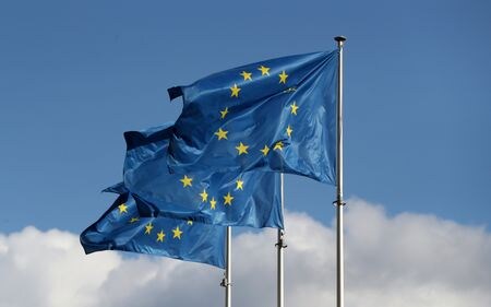 欧州連合（ＥＵ）は２７日に開いたエネルギー相会合で、気候変動対策の一環として省エネと再生可能エネルギーの促進に関する法律を巡り合意した。（２０２２年　ロイター／Yves Herman）