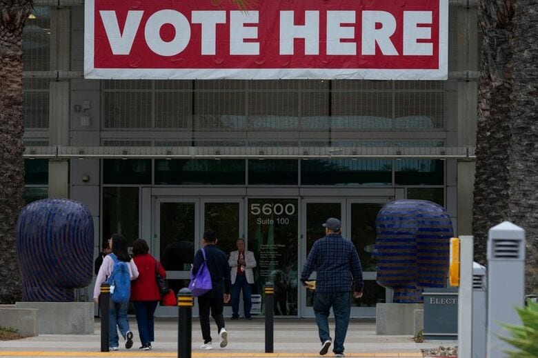 カリフォルニア州予備選挙の当日、同州サンディエゴで6月2日撮影。REUTERS/Mike Blake