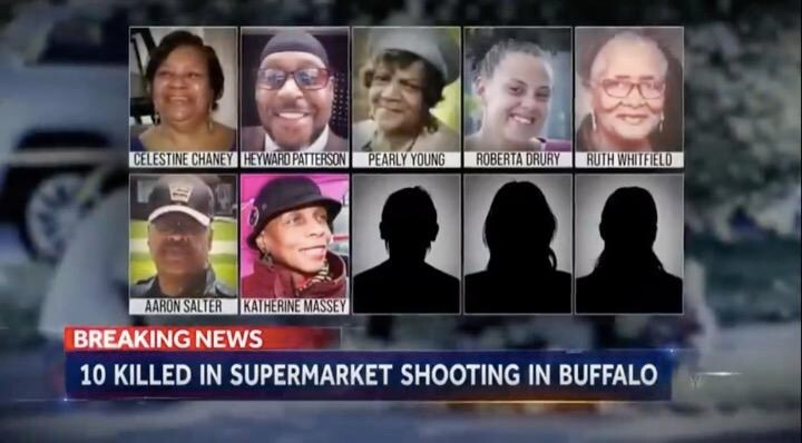 米ニューヨーク州バファローのスーパーで14日、人種差別によるとみられる銃乱射事件があり、10人が死亡した。 NBC News / YouTube