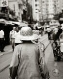 遺書を書く人も......ご褒美をあげるからワクチン打て！攻勢で香港の接種率は劇的に上がるか