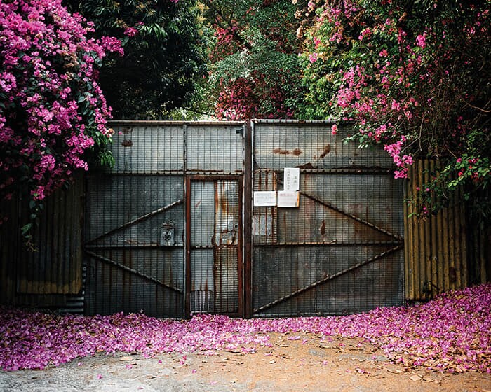 中国本土に臨む海岸線沿いの村、上白泥（シャンパクナイ）