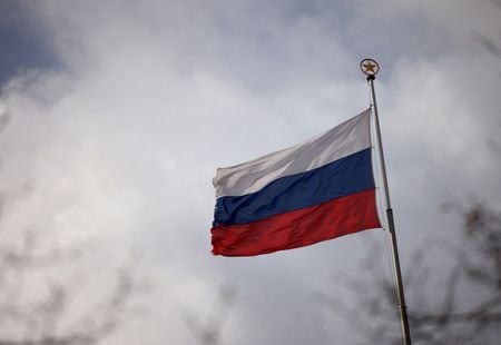 ロシア連邦関税局（ＦＣＳ）は２１日、輸出入統計の公表を一時的に停止すると発表した。誤差や憶測を避けるのが目的という。写真は４月５日、ドイツのベルリンで撮影（２０２２年　ロイター/Lisi Niesner）