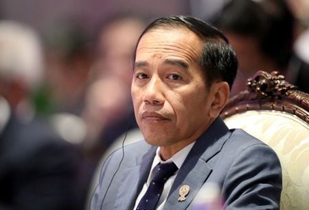 　４月１３日、インドネシアのジョコ・ウィドド大統領（写真）は、海外メディアに対し、新型コロナウイルス検査を今後、拡充すると語った。２０１９年１１月、タイ・バンコクで撮影（２０２０年　ロイター/Soe Zeya Tun）