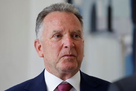 ロシアのウシャコフ大統領補佐官は、トランプ米政権のウィットコフ中東担当特使が週内にモスクワを訪問すると述べた。４月１７日、パリで撮影（２０２５年　ロイター/LUDOVIC MARIN/Pool via REUTERS）