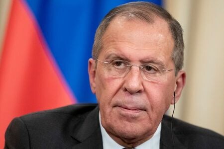 　１月１５日、ロシアのラブロフ外相（写真）は、ロシア政府が中東の湾岸諸国に対し、地域共通の安全保障メカニズムの構築を検討するよう呼び掛けていることを明らかにした。写真は１３日モスクワでの代表撮影（２０２０年／ロイター）