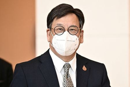 ５月２２日、香港当局は、商務・経済発展局長の丘応樺氏（写真）が２５─２６日にデトロイトで開催されるアジア太平洋経済協力会議（ＡＰＥＣ）会合に出席すると発表した。バンコクで２０２２年１１月代表撮影（２０２３年　ロイター）