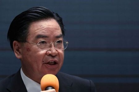 　「世界気候エネルギー首長誓約」の公式サイトで台湾の６都市の国名が「中国」と表記されていた問題で、台湾の呉ショウ燮外交部長（外相）は２８日、ＥＵの協力で「中華台北（チャイニーズ・タイペイ）」に修正されたと表明した。写真は２日撮影（２０２０年　ロイター／Ann Wang）