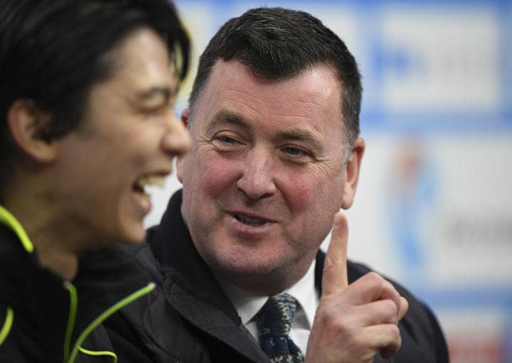 多くの一流選手を育てたオーサー（右）にとっても羽生は別格の存在（2017年10月）　Alevander Fedorov-REUTERS