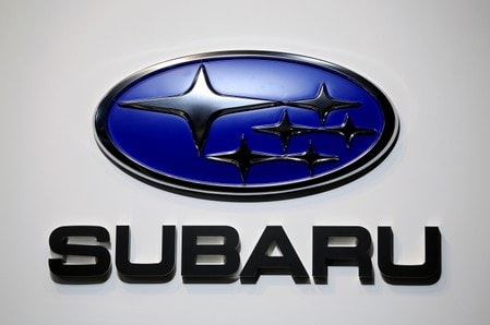 　１１月６日、ＳＵＢＡＲＵ（スバル）は、２０２０年３月期連結業績（国際会計基準）の利益予想を下方修正した。営業利益は前年比２１％増の２２００億円となる見通し。写真は東京モーターショーで１０月撮影（２０１９年　ロイター/Soe Zeya）