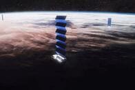 夜空を「汚染」するスターリンク衛星の光害問題