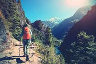 欲しいのは人生が一変するような体験　パートナーと過ごすよりも「女性は一人旅」