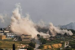 イスラエル、ヒズボラ攻撃強化　1日のうちに「少なくとも120回の空爆」とレバノン治安当局