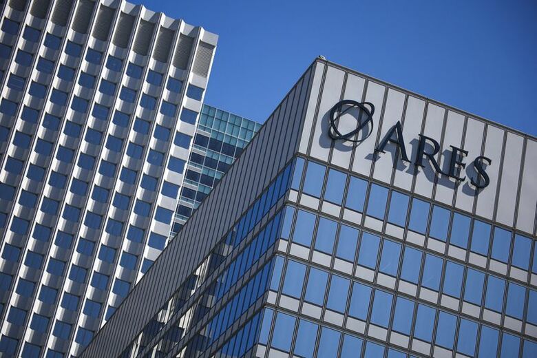 米投資会社アレス・マネジメントのロゴ。7月31日、カリフォルニア州ロサンゼルスで撮影。REUTERS/Daniel Cole