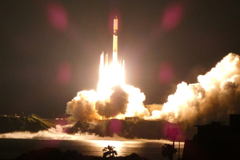 H2Aロケット50号機打ち上げの瞬間（6月29日種子島宇宙センター　筆者撮影）