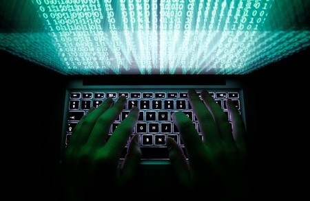 　３月２４日、米司法省は、国内金融機関数十社とニューヨークのダムのコンピューターシステムにサイバー攻撃を仕掛けたとして、イラン人７人が起訴されたと発表した。写真はワルシャワで２０１３年２月撮影（２０１６年　ロイター/Kacper Pempel）