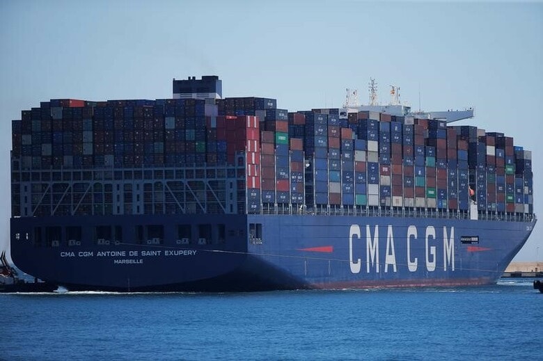 ７月７日、コンテナ海運大手の仏ＣＭＡ・ＣＧＭは、取引額の大きい米国での対イラン制裁の対象となることを避けるため、イランとの取引から撤退すると発表した。写真はアルへシラス港を出港する同社のコンテナ船。５月にスペインで撮影（２０１８年　ロイター／Jon Nazca）