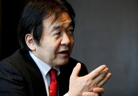 パソナグループは１９日、取締役会長の竹中平蔵氏が取締役を退任すると発表した。写真は2020年12月、インタビューで（２０２２年　ロイター／Issei Kato）
