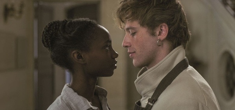 カレームとアガットは仕事仲間以上の関係に　APPLE TV+