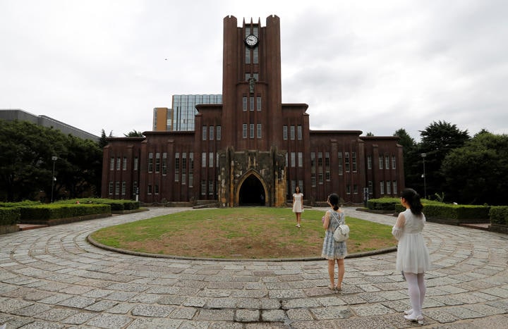 新入生に占める女子学生の割合は2割に満たない　Toru Hanai-REUTERS