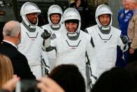 米スペースＸの宇宙船クルードラゴンが打ち上げ成功　野口さんら4人搭乗