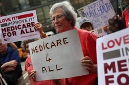 トランプ氏、公的医療保険加入者に90ドル給付表明　2000万人超