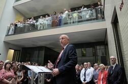 英財務省、追加借り入れ検討　財政規則の柔軟性活用＝タイムズ紙