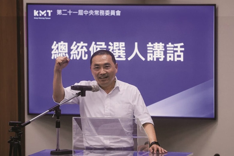 公認候補に選ばれて党本部で決意を表明する侯友宜（5月17日、台北市）　ANN WANGｰREUTERS