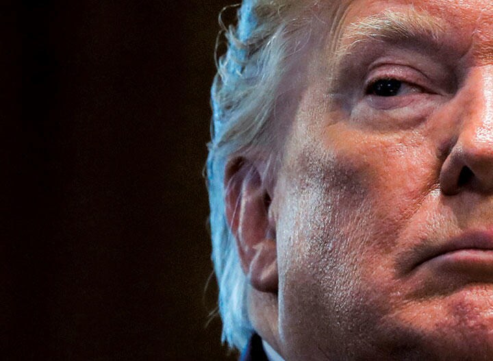 政府閉鎖の最大の責任はトランプにあると考える有権者が半数を占める　Jim Young-REUTERS