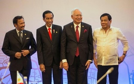 　４月３０日、東南アジア諸国連合（ＡＳＥＡＮ）は、フィリピンで開いていた首脳会議の議長声明を発表した。中国が人工島を建設し軍事拠点化を進める南シナ海の問題について表現が前回から軟化した。写真は２９日撮影（２０１７年　ロイター／Noel Celis）
