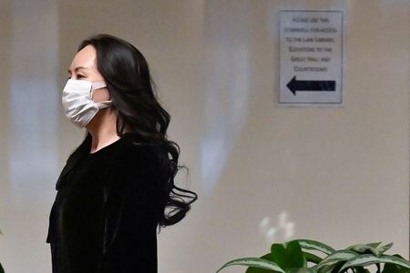 　 米司法省は、中国の通信機器大手、華為技術（ファーウェイ）の孟晩舟最高財務責任者（写真）が不正行為を認めることを条件に、カナダから中国へ帰国することを認める取り決めについて協議を行っている。バンクーバーの裁判所で１１月撮影（２０２０年　ロイター/Jennifer Gauthier）