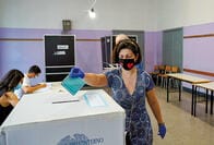 イタリア、国民投票で議員数3分の1削減が決定「報酬高過ぎ」