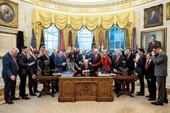 トランプを“救世主”にした福音派の正体──イラン戦争と「終末論政治」の危険な共鳴