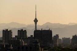 Ｓ＆Ｐ、中国格付け「Ａ＋」に据え置き　財政支援で4％超成長維持へ