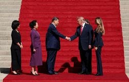 米中、300億ドル規模の関税引き下げへ　「8項目合意」と中国外務省