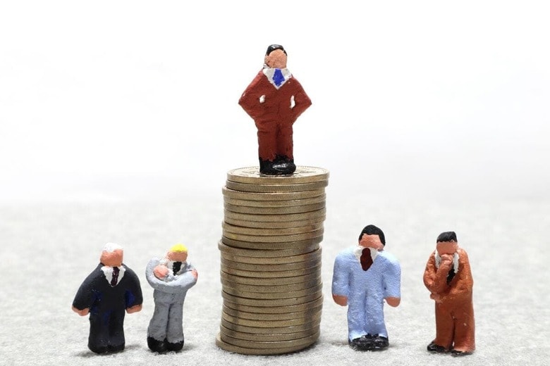 「普通」の実態を知るには平均値よりも中央値の方がいい　photoAC