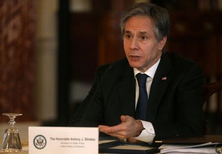 ４月１１日、ブリンケン米国務長官（写真）はＮＢＣテレビの「ミート・ザ・プレス」で、中国が台湾への圧力を高めていることに懸念を示すとともに、西太平洋の現状を無理やり変更しようとするのは「重大な間違い」になると警告した。米国務省で３月代表撮影（２０２１年　ロイター）