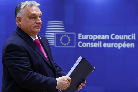 　ハンガリーのオルバン首相（写真）は１５日、欧州連合（ＥＵ）のウクライナに対する大規模な支援策に拒否権を行使した。１４日にブリュッセルで撮影(２０２３年　ロイター/Yves Herman)